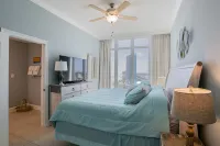 Luxury Direct Beachfront Walk to Restaurants  Waterslide-Lazy River-Splash Pad - Boutique