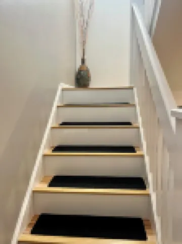 Spacious and luxurious 3 bed/1.5 bath townhome with free parking, sleeps 6 Hotels in Middletown