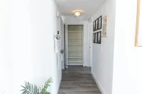 Wonderful waterfront tranquility Hotels in Lantana