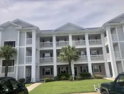 1st floor golf course view condo Hotels near Hanesbrands