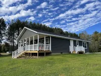 Escanaba River Modern Retreat • 10 Min to Town