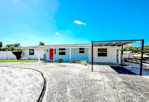 Living fun & Easy on the Water Hotels in Ellenton