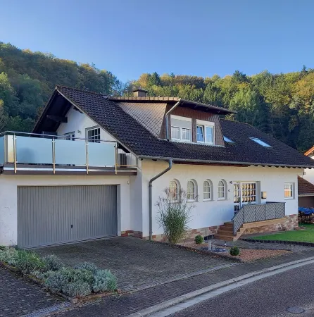 Gemütliche, Moderne Ferienwohnung im Herzen der Pfalz. Wanderwege in der Nähe