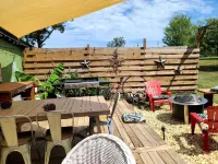 Lake View, Close to Shopping, Hiking, Restaurants.