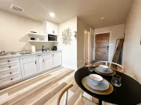 Newly updated studio 2 min drive to HWY 99