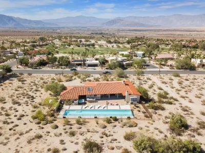 Luxury Exclusive Golf Community Hot Tub & Desert Views Pet-Friendly
