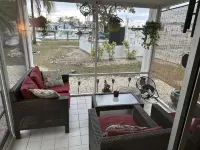 Cozy 1 bedroom 1 bath condo minutes from Sombrero beach.