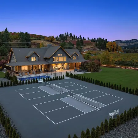 The Leavenworth Lodge - Swimming Pool, Pickleball