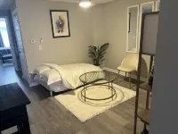Blue House in Hampden 홈랜드 센터 주변 호텔