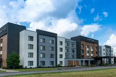 Courtyard Buffalo Amherst/University Hotels near Carhartt