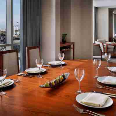 Courtyard Kuwait City Dining/Meeting Rooms