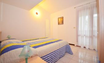 Modern and Stylish Accommodation with Pool