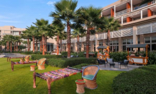 5. 코트야드 바이 ..