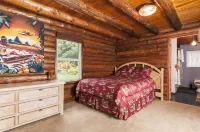 Permitted Charming Log House Farm Stay! Upcountry Maui. Magical and Peaceful!