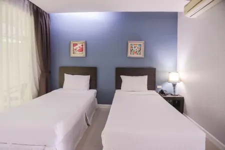 The Garden Resort Lopburi Отели в г. Чай Бадан