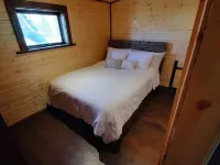 Deer Creek Pony Express Cabin Hotels in Converse County