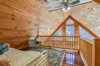 Spectacular Log Cabin Home 45 minutes to Asheville