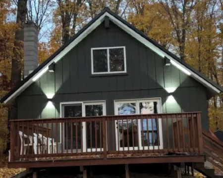 3-bedroom cottage in charming McMillan with WiFi in the East Lake Community Hotels in Luce County
