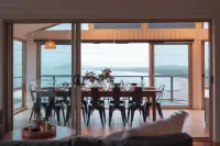 Retreat by the Sea – Coastal Escape with Cozy Spa & Panoramic Ocean Sunset Views - Wifi