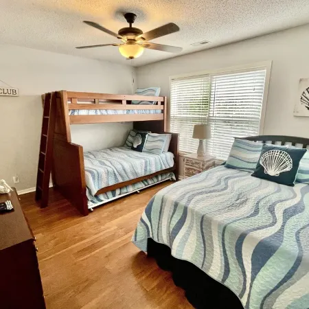 Sandy Feet Retreat-1/2 Block to Beach, Pet Friendly, Wi-Fi & Optional GC Rental