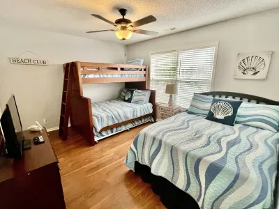 Sandy Feet Retreat-1/2 Block to Beach, Pet Friendly, Wi-Fi & Optional GC Rental