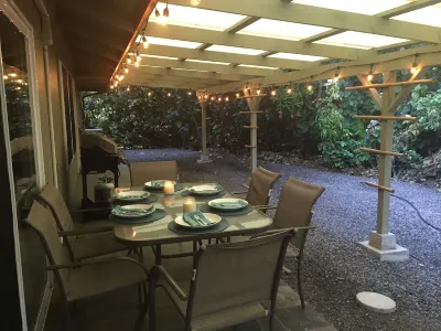 Magic Sands Home, Steps From The Beach! Air Conditioned! Hotels near Keauhou Shopping Center