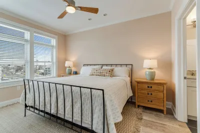 Perfect Dewey Beach 2 BR Condo with Awesome Balcony Views 듀이 비치 주변 호텔