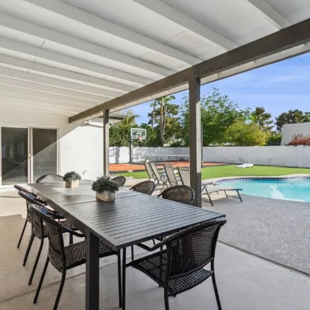 6BR Scottsdale Oasis w/ Pool, Bball & Casita!