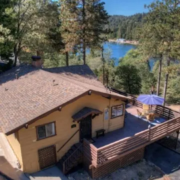 Dogs Are Family Also 240° Lakefront View Spacious Modern Family Retreat Sleeps 8