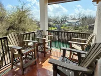 Amazing View Waterfront Condo Walk to Schlitterbahn Water Park Sleep 6 People