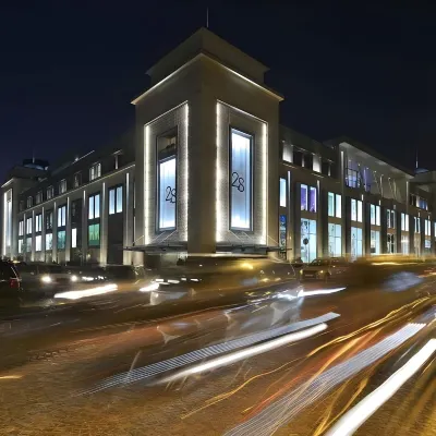 パークウェイ イン ホテル & スパ Monument to Richard Sorge周辺のホテル