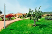 Janna e Sole Resort Hôtels à proximité de : Spiaggia Li Cuppulati e Li Cucutti
