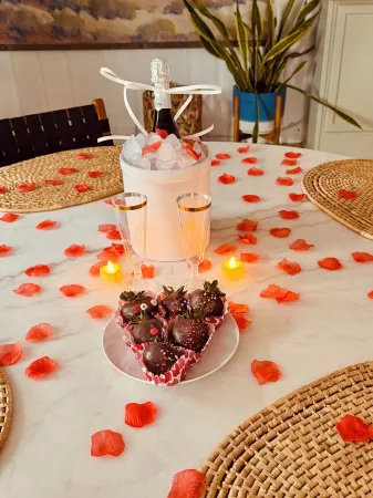 Affordable Luxury Resort Home with an in-Ground Heated Pool & Hot Tub. Sleeps 10