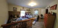 Cozy Farmhouse w/ short walk to private to private lake