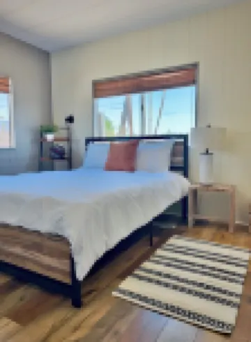 Lakeview, boat parking, enclosed yard, pets welcome, peaceful & safe culdesac