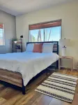 Lakeview, boat parking, enclosed yard, pets welcome, peaceful & safe culdesac