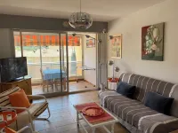 Absolute comfort in Sanary, l'appart de la mer, all on foot, air conditioning and garage