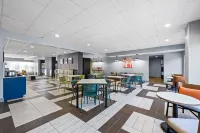 塔斯卡盧薩大學希爾頓 Spark 酒店 - 早餐