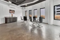 Blue Bliss 2BR 2BTH with Indoor Pool, FREE Parking, Near NYC & EWR Airport
