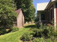 Quintessential Vermont  Farmhouse With Hot Tub, Fabulous Location & Views