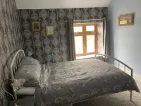 A cosy retreat, ideal for walks and quiet relaxation. Pet friendly! Hotels in Brampton