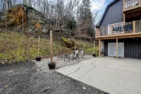 King Bed Serenity Retreat Hot Tub/Bar/Game Room