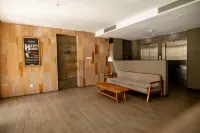 蒙得維的亞斯馬特飯店 - 機場接送