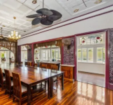 Avenues Xchange Hotels in Rosslea