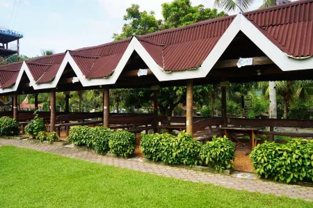 Hidden Valley Mountain and Wavepool Resort