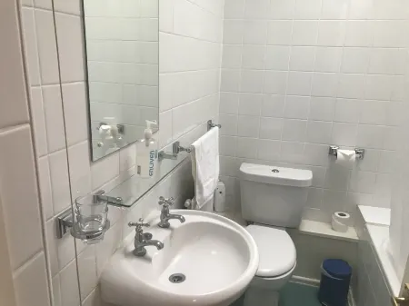 The Old Station Inn Отели в г. Клаттон