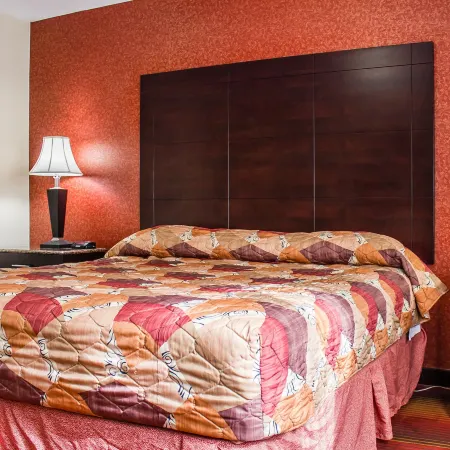 Rodeway Inn MacArthur Airport