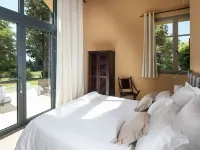 Château des Cinq Cantons Hotels in Carpentras