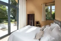 Château des Cinq Cantons Hotels in Carpentras