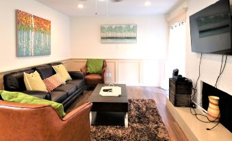 3Bdrm 2Bath 3Beds - 2 Story Condo